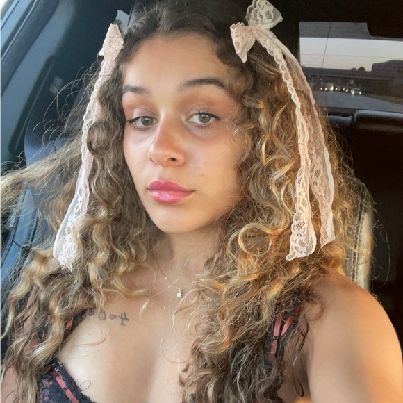 Meet your Posher, Mya - Picture 1 of 1